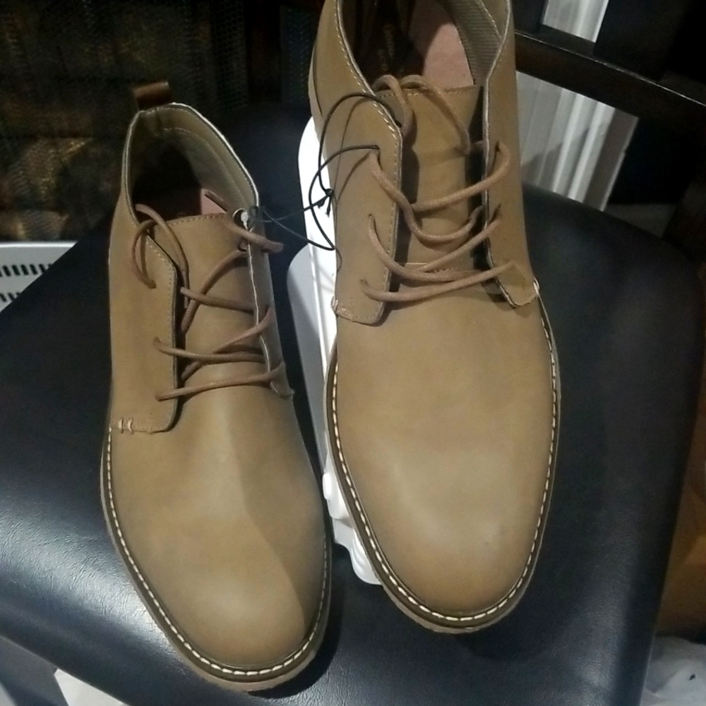 Men shoes Goodfellow & Co brand Taupe with brown accent.  Great year round shoe.